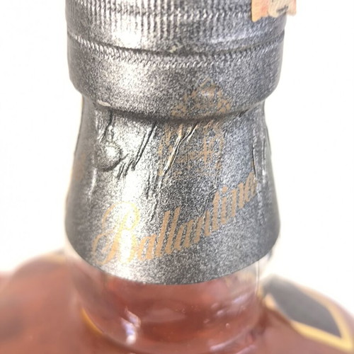 Ballantine's Gold Seal 12 Years Scotch Whisky new vintage bottle
