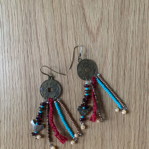 Dangling earrings unused