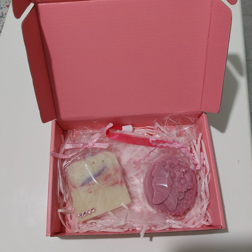 Gift set of 2 handmade soaps with bath pouch and natural ingredients