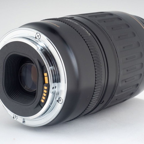 Canon EF 100-300mm f/4.5-5.6 USM Telephoto Zoom Lens used
