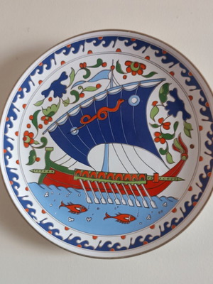 G.S. Presenta Ltd Rhodes Ceramic Plate 24cm 24K Gold like new