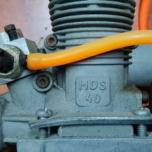 MDS 40 Model airplane engine new with RC carb and propellers
