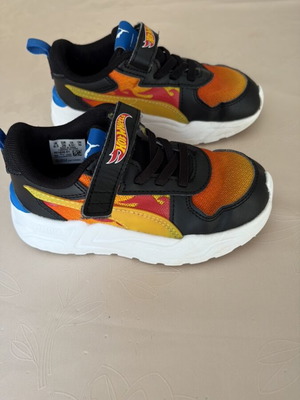 Puma Hot Wheels boys' sneakers size 26 like new