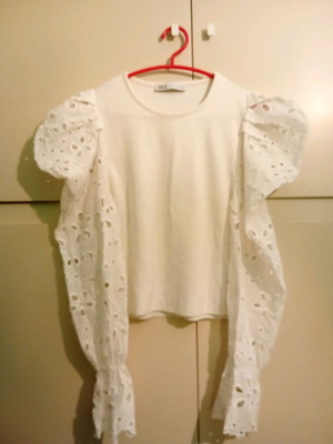 Zara crop top used, long sleeve with cutout sleeve design, white, S/M