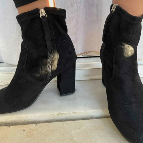 Zara suede ankle boots like new, black, size 38