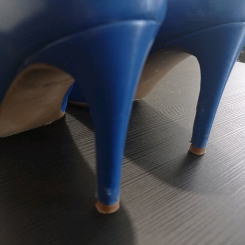 Marian blue pointed pumps like new, size 38