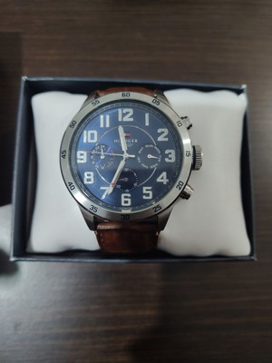 Tommy Hilfiger Trent Chronograph Watch with Silver Metal Bracelet like new