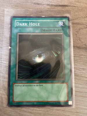 Yugioh Dark Hole κάρτα μεταχειρισμένη, 1η έκδοση, κοινή