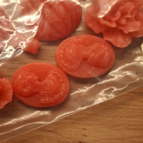 Wax melts new, pack of 10, amber vanilla
