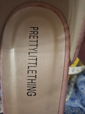 Suede PrettyLittleThing sandals size 41 pink new