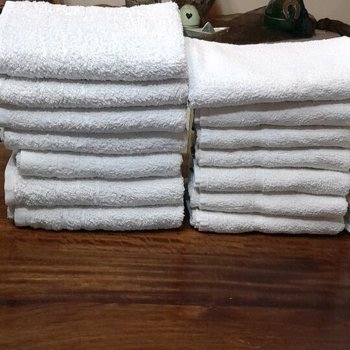 White towels like new, pack of 78 pieces