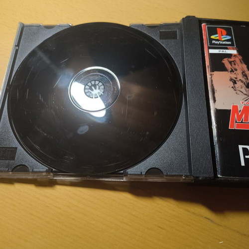 Metal Gear Solid PlayStation 1 Black Label mint condition, collectible