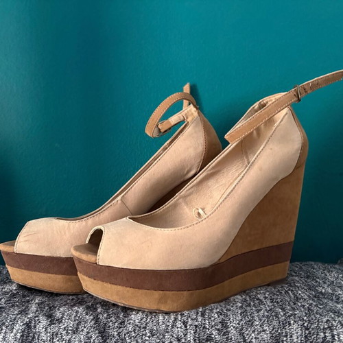 Bershka tricolor platform sandals size 39, beige and brown