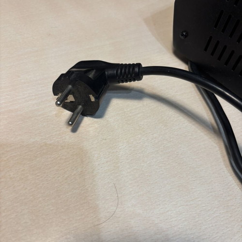 Voltcraft FPS 6A 13.8V Regulated DC Power Supply like new