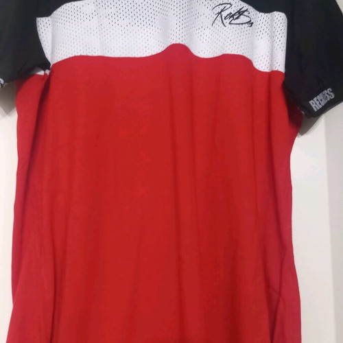 Men's blouse used, size XL, black and red
