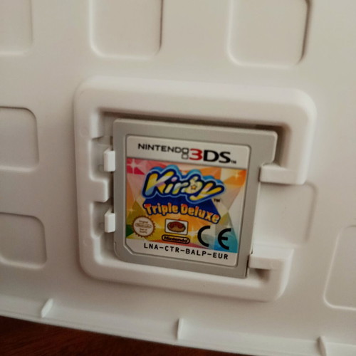 Kirby Triple Deluxe Nintendo 3DS game like new, English version