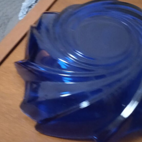 Arcoroc glass salad bowls set of two, like new, blue