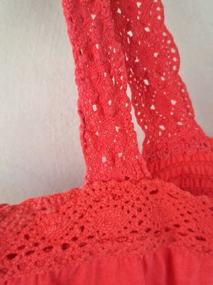Boho Coral Τοπ H&M σαν καινούργιο με κεντημένες λεπτομέρειες και crochet τιράντες