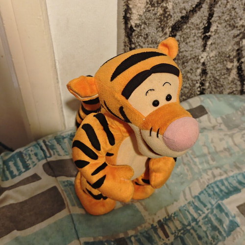 Tigger plush toy with jumping mechanism, Mattel 1998 model