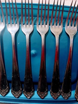 Vintage set of 8 Chromiert dessert forks with rose design like new