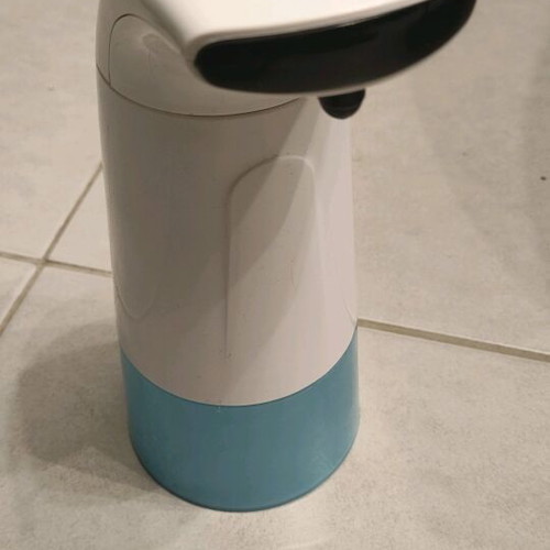 Foam dispenser plastic tabletop used, automatic white
