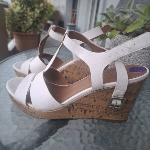 Franco Sarto platform sandals size 39 used, white
