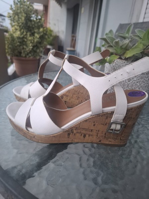 Franco Sarto platform sandals size 39 used, white