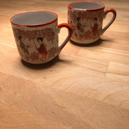 Set of 2 vintage Japanese porcelain cups like new