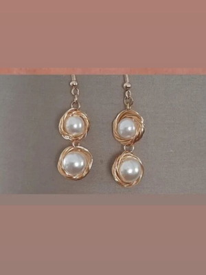 Gold hanging earrings with pearls, new, medium length