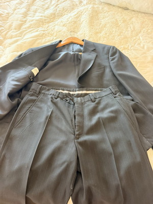 Ανδρικό κλασικό κουστούμι Armani Jeans, σαν καινούργιο