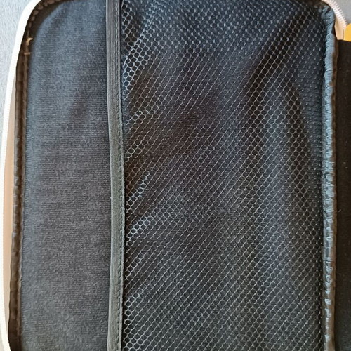 MSI Wind carrying case for 9-10 inch tablet and notebook like new