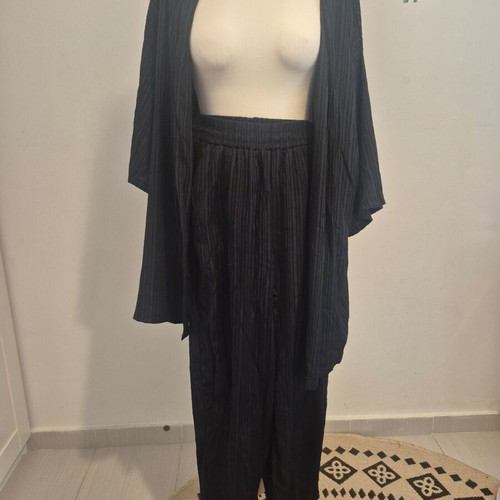 Kimono set with ankle pants like new, black, size S