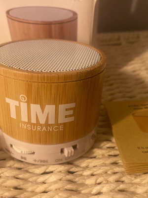 Travel speaker new, compact bamboo with Bluetooth and FM radio
