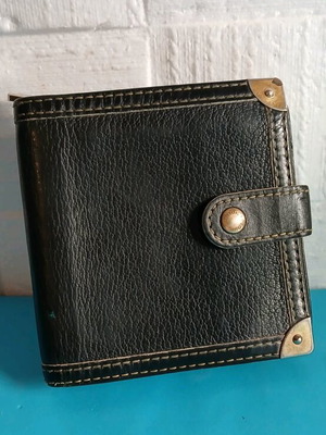 Leather wallet Louis Vuitton used, black, 10.5x11cm