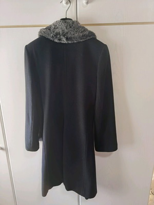 Black coat like new, size S, height 1.05 m