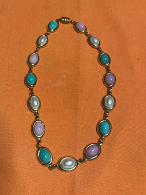 Fashion necklace with multicolor stones and gold setting, new