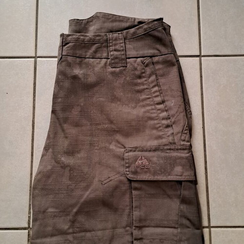 Nike ACG Cargo Shorts camo, like new