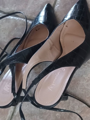 Strappy pumps like new, size 38