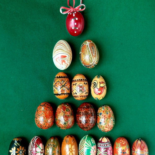 Wooden eggs handmade vintage collection of 18 pieces like new