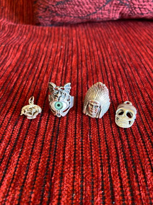 Gothic jewelry used, vintage 90s, 2 rings and 2 pendants