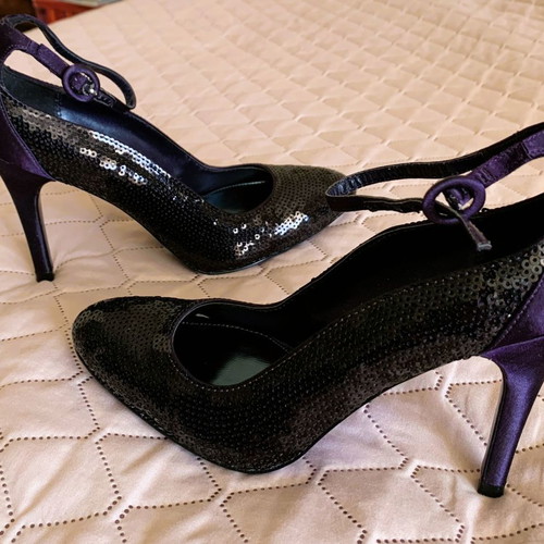 Karren Millen purple pumps new with ankle strap size 37