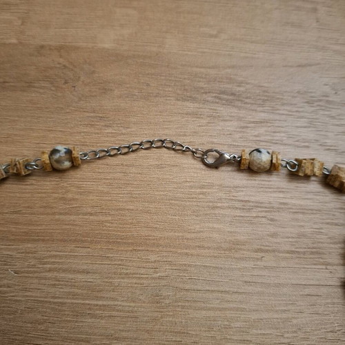 Pendant ending in a cross. Final price 3€!