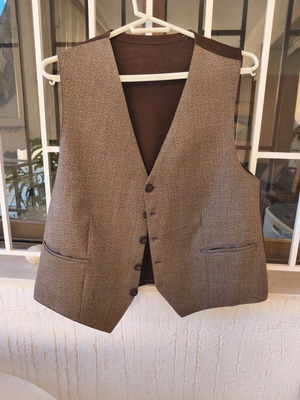 Classic wool vest brown like new