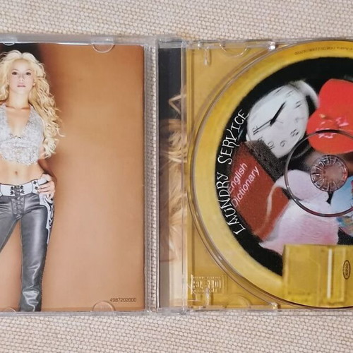 Shakira Laundry Service CD like new, Latin