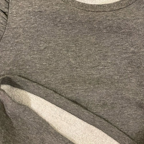 Gray sweatshirt with bold shoulders