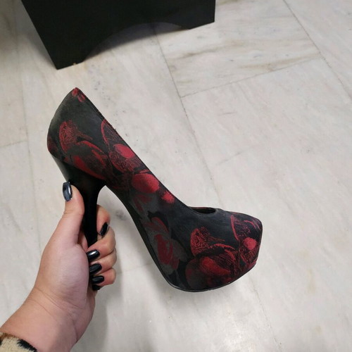 Fullah Sugah pumps used, size 40, black and red