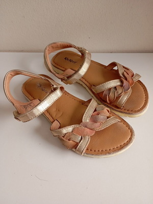Kickers leather sandals for girls size 31 used, beige and gold