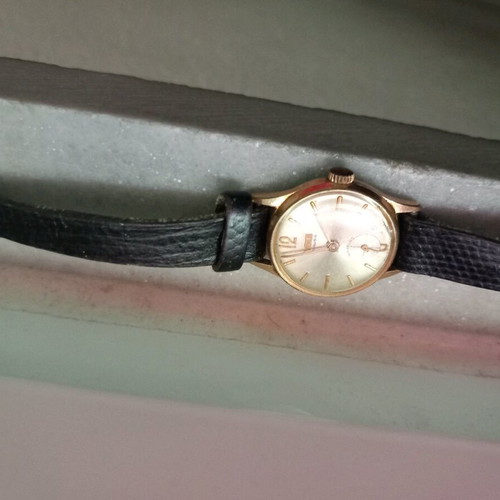 Venus Swiss winding wristwatch used, women's black