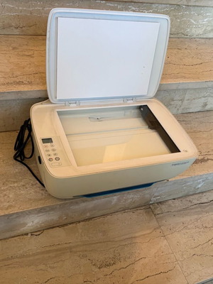 HP multifunction device like new with scanner and printer