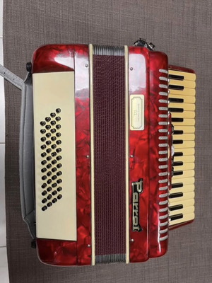 Parrot accordion
